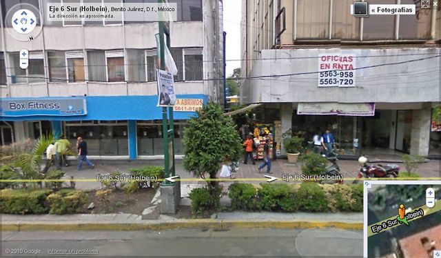 Entrada a la Plaza por Eje 6 Sur Holbein.